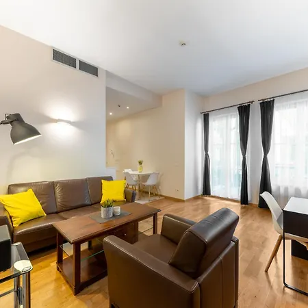 Apartament With A Balcony In The Heart Of Old Town