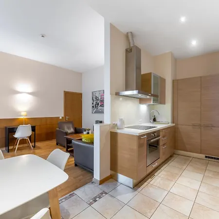 With A Balcony In The Heart Of Old Town Apartament