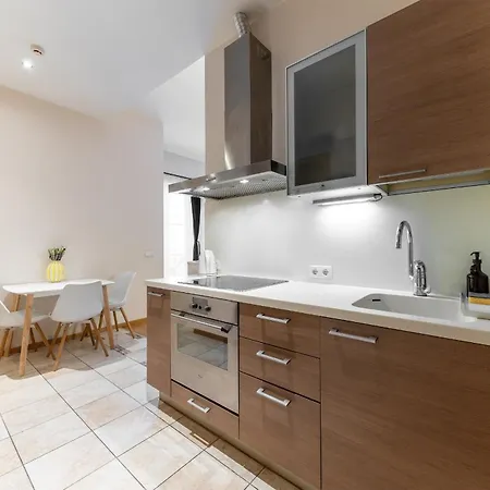 Apartament With A Balcony In The Heart Of Old Town *